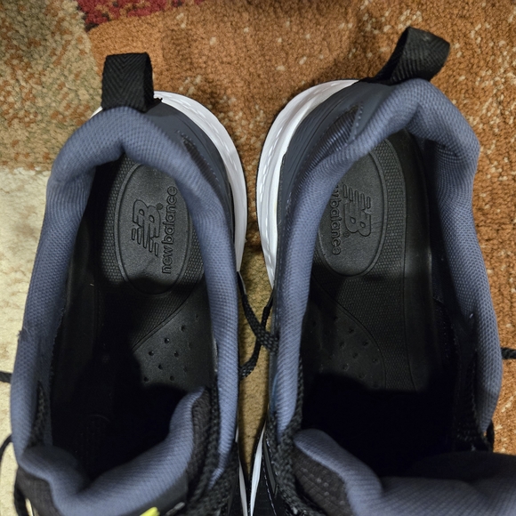 New Balance Men's Black Running Shoes - Picture 11 of 12